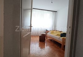 Batajnica, centar, 50m2, 2.0, terasa, uknjiženo, Zemun, Appartamento