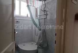 Batajnica, centar, 50m2, 2.0, terasa, uknjiženo, Zemun, Appartamento