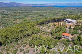 Građevinsko zemljište sa panoramskim pogledom u Dolu, Stari Grad, Land