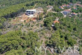 Građevinsko zemljište sa panoramskim pogledom u Dolu, Stari Grad, Land