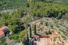 Građevinsko zemljište sa panoramskim pogledom u Dolu, Stari Grad, Land