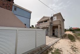 ZADAR, PRIVLAKA - Moderno uređena kuća 40 m od mora, Privlaka, Σπίτι