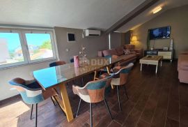 ZADAR, PRIVLAKA - Moderno uređena kuća 40 m od mora, Privlaka, Σπίτι