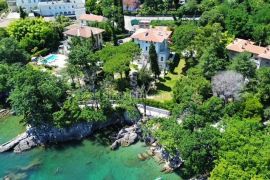 OPATIJA, STARA AUSTROUGARSKA VILA UZ MORE, Opatija, Haus