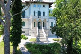 OPATIJA, STARA AUSTROUGARSKA VILA UZ MORE, Opatija, Haus