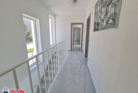 ISTRA, LABIN, VILLA S BAZENOM, Labin, Famiglia