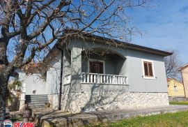 ISTRA, LABIN, OBITELJSKA KUĆA U PREDGRAĐU LABINA, Labin, Maison