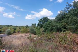 ISTRA, SVETI LOVREČ, GRAĐEVINSKO ZEMLJIŠTE NA RUBU SELA, Sveti Lovreč, Arazi