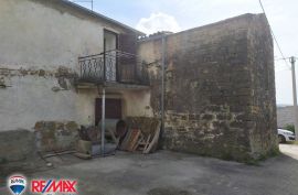 ISTRA, SENJ - BUZET, RENOVIRANA KAMENA KUĆA U NIZU, Buzet, House