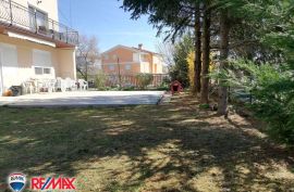 ISTRA,LABIN,OBITELJSKA KUĆA U GRADU SA 4 STAMBENE JEDINICE, Labin, House