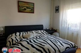 ISTRA,LABIN,OBITELJSKA KUĆA U GRADU SA 4 STAMBENE JEDINICE, Labin, House