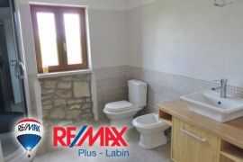 ISTRA, LABIN, RABAC, PREDIVNO OBNOVLJENA KAMENA KUĆA, Labin, بيت