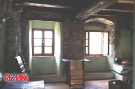 ISTRA, GRAČIŠĆE RENOVIRANA ZGRADA U STAROM GRADU, Gračišće, House