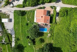 IČIĆI, POLJANE- villa 250m2 s pogledom na more i bazenom + uređena okućnica 1100m2, Opatija - Okolica, House