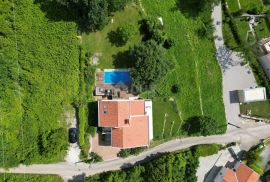 IČIĆI, POLJANE- villa 250m2 s pogledom na more i bazenom + uređena okućnica 1100m2, Opatija - Okolica, House