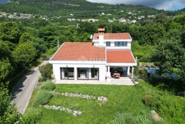 IČIĆI, POLJANE- villa 250m2 s pogledom na more i bazenom + uređena okućnica 1100m2, Opatija - Okolica, House