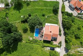 IČIĆI, POLJANE- villa 250m2 s pogledom na more i bazenom + uređena okućnica 1100m2, Opatija - Okolica, House