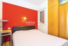 Stan, Kostrena, 61m2, 2-soban s dnevnim boravkom, terasa, Kostrena, Appartment