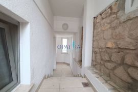 Crikvenica, Kuća sa 2 apartmana, pogledom na more i krovnom terasom, Crikvenica, Ev