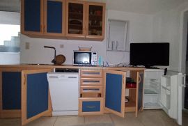 Crikvenica, Kuća sa 2 apartmana, pogledom na more i krovnom terasom, Crikvenica, Ev