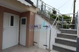 Crikvenica, Kuća sa 2 apartmana, pogledom na more i krovnom terasom, Crikvenica, Maison