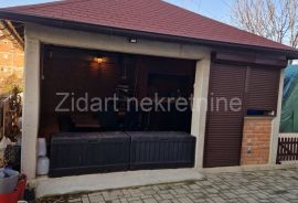 Miljakovac 3, kuća 600m2 na placu od 4.24a, Rakovica, House