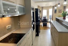 Lux Duplex Penthouse na granici Đerma i Liona, 157m2, Zvezdara, Stan