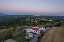 ISTRA,BUZET - Predivna vila s očaravajućim pogledom, Buzet, Casa