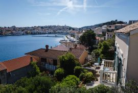 MALI LOŠINJ- Vila blizu mora s vlastitim vezom za brodice, Mali Lošinj, Haus