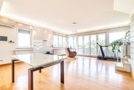 Zagreb, Srebrnjak, dvoetažni peterosobni stan NKP 200 m2, Zagreb, Flat