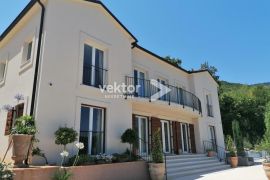 Brseč, mediteranska vila s bazenom i prostranom okućnicom, Mošćenička Draga, بيت