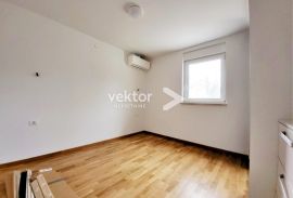 Njivice, apartman s okućnicom i pogledom na more, Omišalj, Appartement