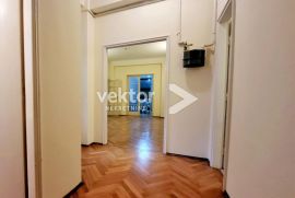 Brajda, komforan 5-sobni stan sa dva balkona, Rijeka, Appartment