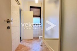 Brajda, komforan 5-sobni stan sa dva balkona, Rijeka, Appartment