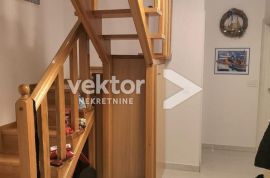 Malinska, uređen 4-soban s dnevnim boravkom, Malinska-Dubašnica, Appartment