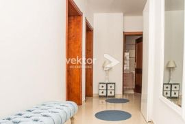 Crikvenica, kuća sa pet uređenih apartmana, Crikvenica, Ev