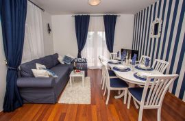 Crikvenica, kuća sa pet uređenih apartmana, Crikvenica, Maison