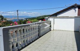 Jadranovo, kuća sa tri stambene jedinice, Crikvenica, Haus