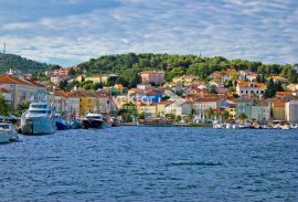 Mali Lošinj, kuća 1.red do mora, Mali Lošinj, Famiglia