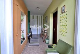 Kastav, komforan 2-soban s dnevnim boravkom, balkon, terasa, Kastav, Apartamento