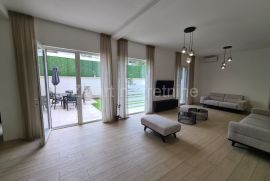 Lux novogradnja, Dedinje Beli Dvor 220m2, Savski Venac, Daire