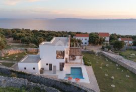 OTOK PAG, LUN - jedinstvena vila s bazenom na predivnoj lokaciji, Novalja, House