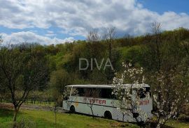 Bus pretvoren u funkcionala stambeni prostor, Sibinj, House