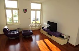 Opatija, 120m2, 2-soban s dnevnim boravkom, stara vila, Opatija, Apartamento