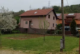 Prodaje se samostojeća katnica - Podsused, Zagreb, Дом