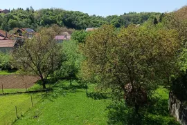 Prodaje se samostojeća katnica - Podsused, Zagreb, Дом