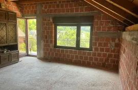 Prodaje se samostojeća katnica - Podsused, Zagreb, Maison