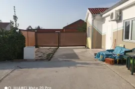 Kuća sa zemljištem Zadar, Poličnik, Дом