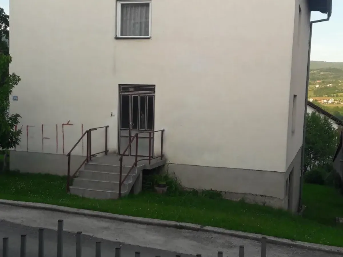 قائمة بيانات_حقول+افتراضي+عنوان, Šipovo, بيت