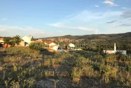 Brač - Donji Humac 6500 m2 građevinsko zemljište, Nerežišća, Tierra